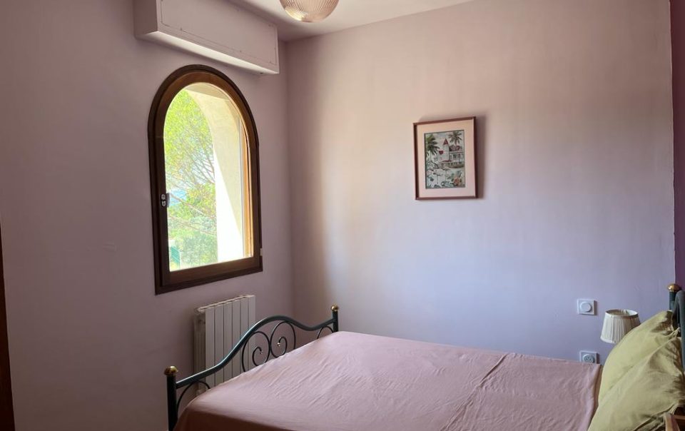 Chambre de Mlle. Rose, à l’étage, à l’ouest - Maison de vacances - Mazan