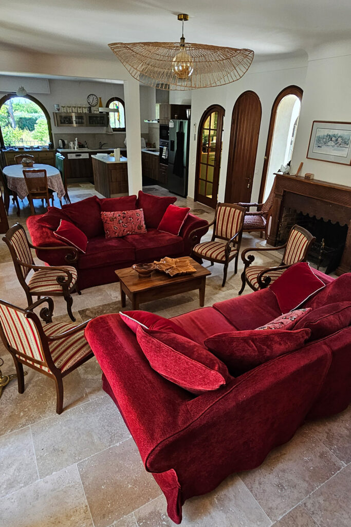 Large 55m2 living room with open-plan kitchen - Holiday villa Louvière des Garrigues Vaucluse